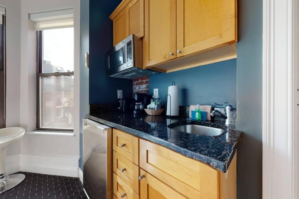 Centrally Located Studio In The Southend, #25 Бостон Экстерьер фото